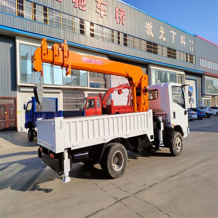 河北区三轮随车吊定制 农用改装机自备吊中瑞长期出售